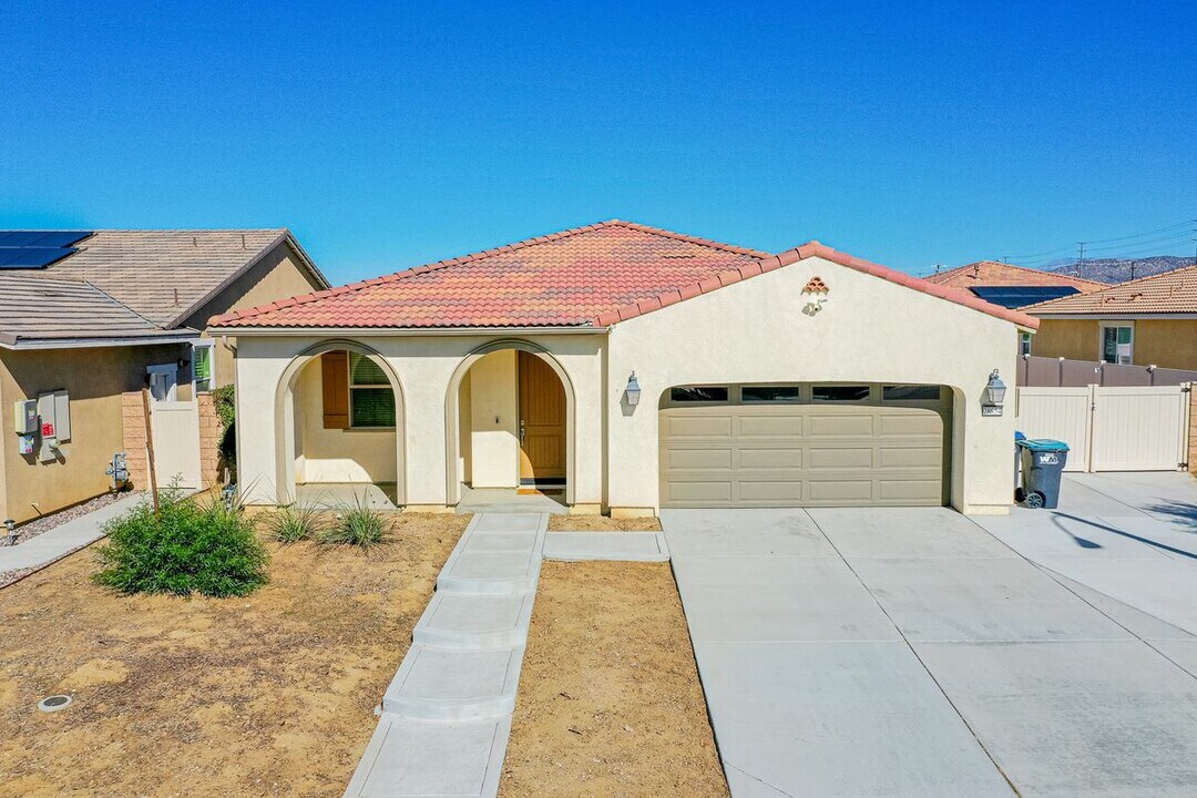 28954 Copper River Rd in Menifee, CA - Building Photo