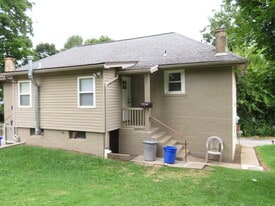214 1/2 Brown Ave, Unit Apt. 1 in Butler, PA - Building Photo