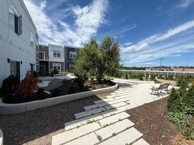 60 Cross St E, Unit 207 in Somerville, MA - Building Photo