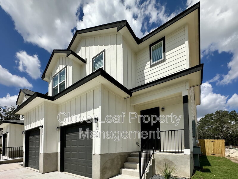 728 Abigail Aly in San Antonio, TX - Building Photo