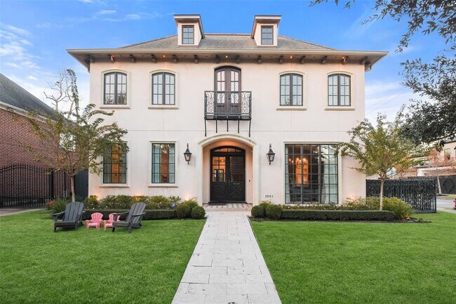 property at 2804 Robinhood St