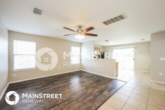 6815 Cougar Clf in San Antonio, TX - Building Photo - Building Photo