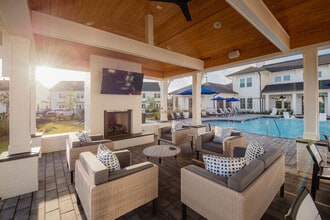 Hawthorne at the Pointe in Wilmington, NC - Building Photo - Building Photo