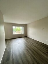 4245 Quarry Rd in Wyandotte, MI - Building Photo - Building Photo