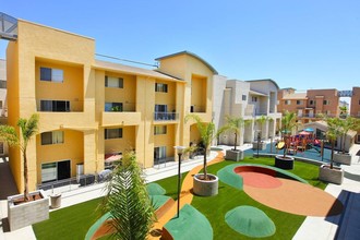 Urban Village Townhomes in San Diego, CA - Building Photo - Building Photo