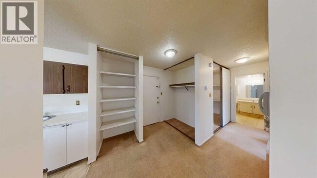 10505-10103 103 St in Grande Prairie, AB - Building Photo - Building Photo