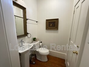 22 Wentworth St in Charleston, SC - Foto de edificio - Building Photo