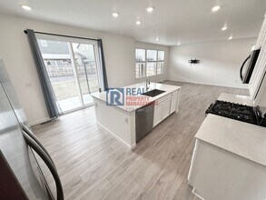 24512 E Exposition Pl in Aurora, CO - Building Photo - Building Photo