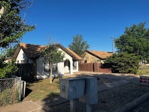 504 S Avenue B in Portales, NM - Building Photo - Building Photo
