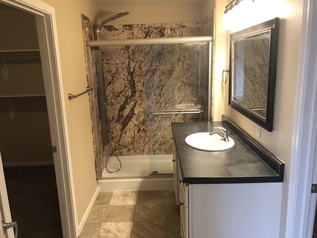 704-726 26 St NW in Mandan, ND - Building Photo - Building Photo