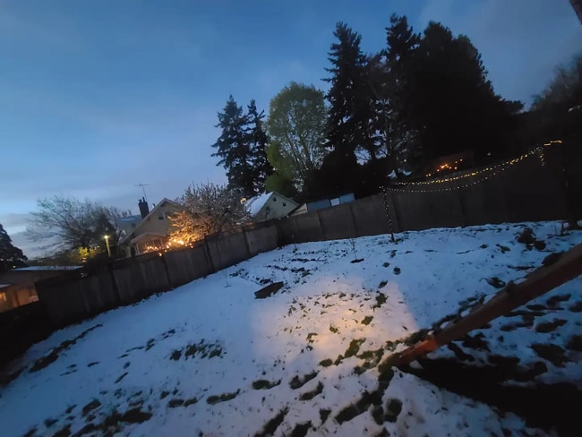 8311 NE Sacramento St in Portland, OR - Foto de edificio - Building Photo