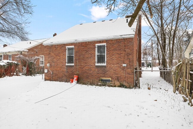 18525 Westmoreland Rd in Detroit, MI - Building Photo - Building Photo
