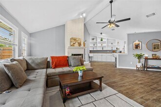 19630 San Gabriel Dr in Houston, TX - Building Photo - Building Photo