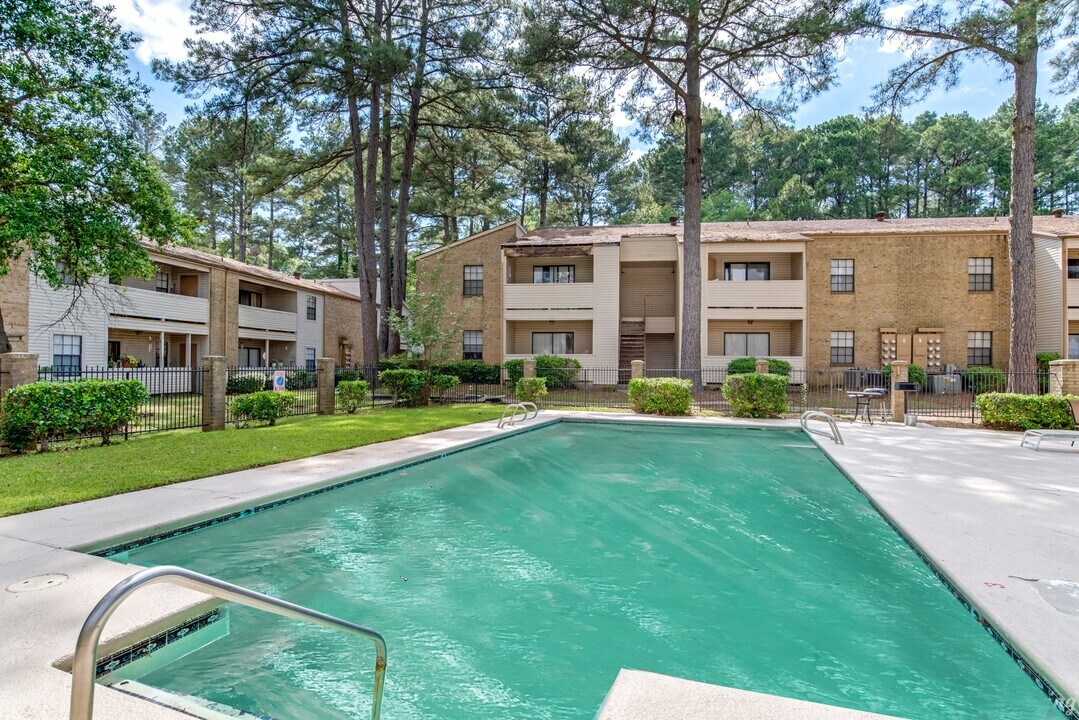 Country Club Place in Marshall, TX - Foto de edificio