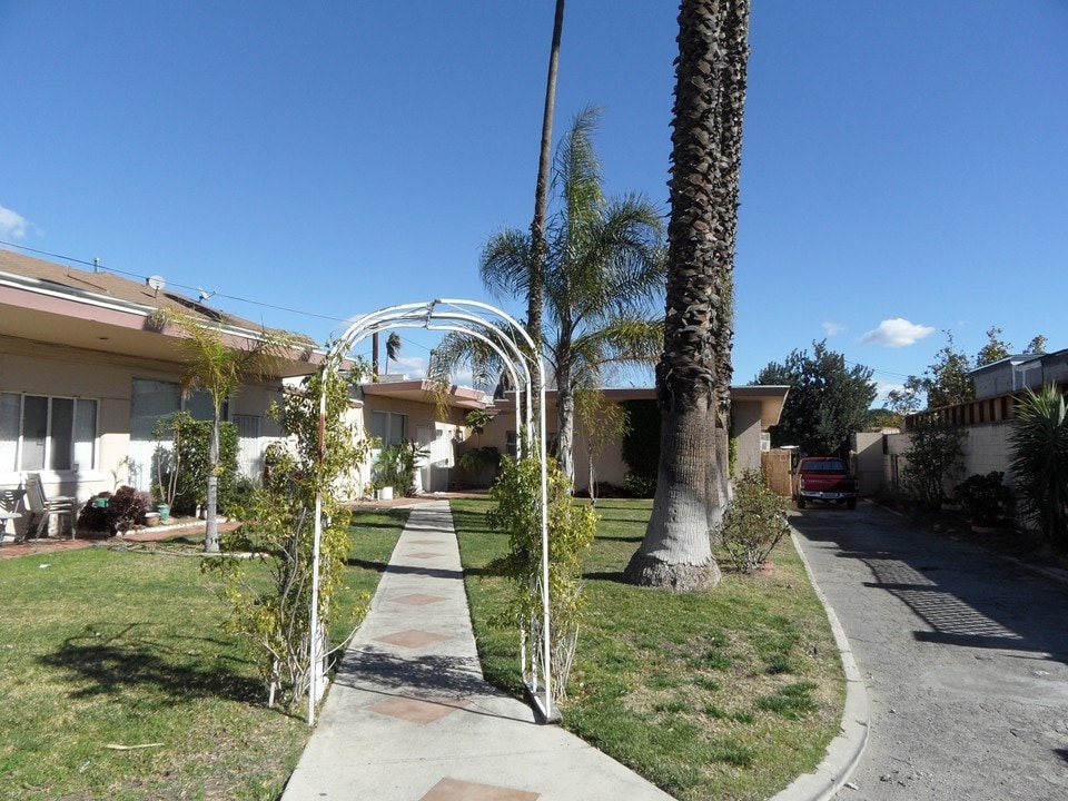 6218-6224 Vineland Ave in North Hollywood, CA - Building Photo