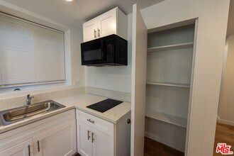 1420 Alvarado Terrace in Los Angeles, CA - Building Photo - Building Photo