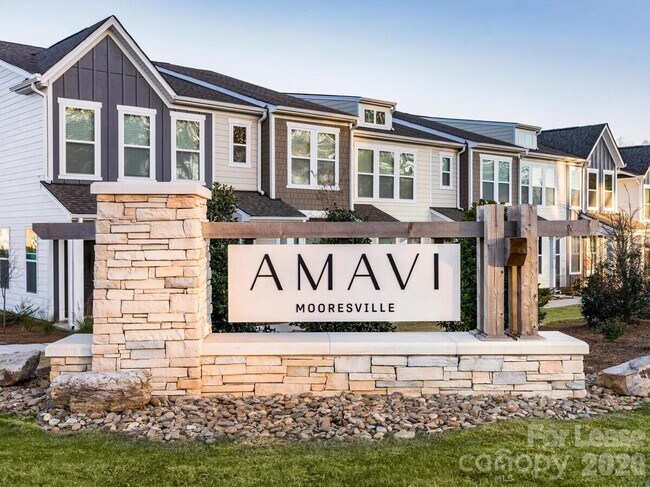 102 Abercorne Wy in Mooresville, NC - Building Photo - Building Photo