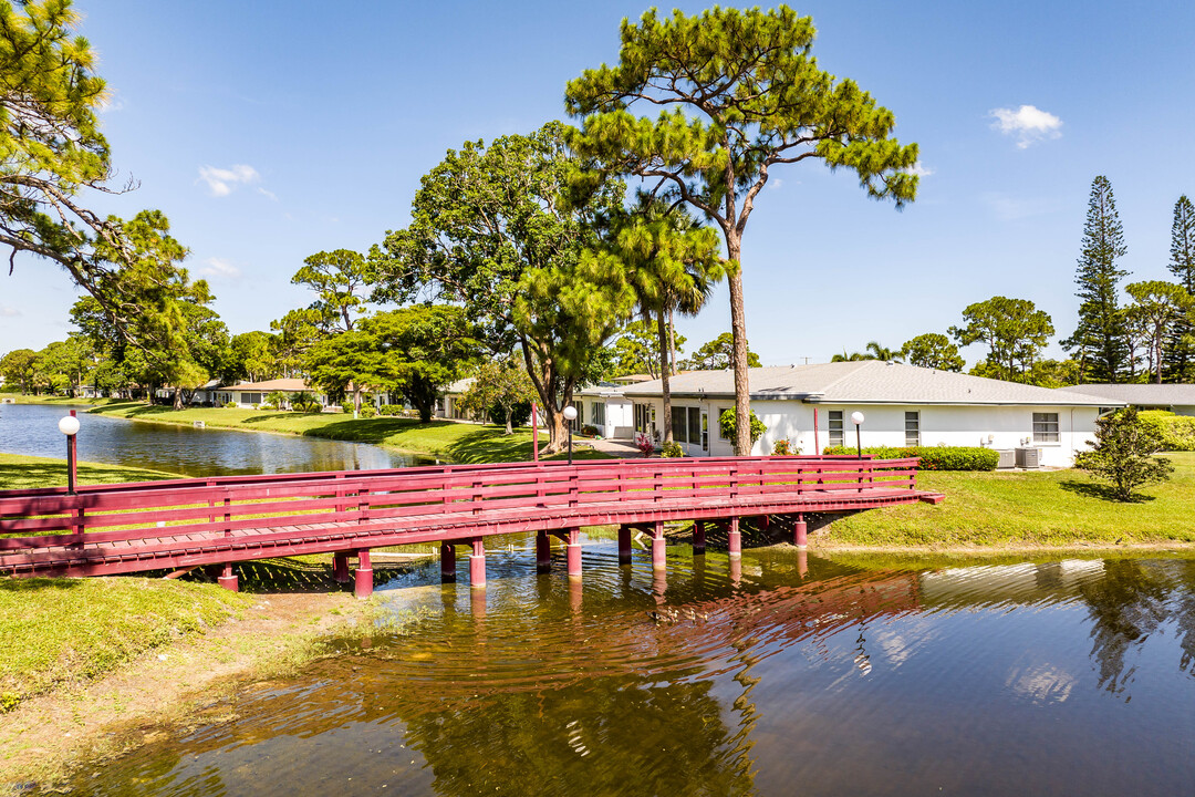 Bridgeview Condos in Delray Beach, FL - Building Photo