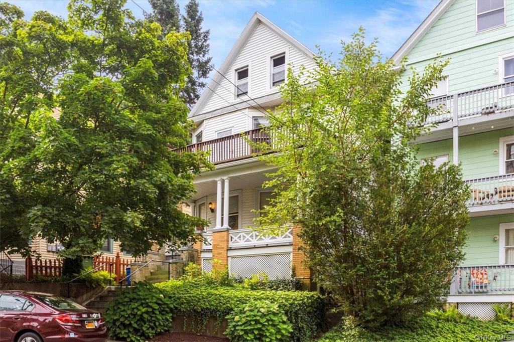 40 Hamilton Pl, Unit 3 in Tarrytown, NY - Building Photo