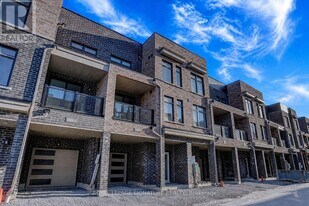 1865 Pickering Pkwy in Pickering, ON - Building Photo