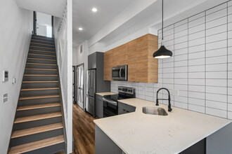 2011 N Front St, Unit 1 in Philadelphia, PA - Building Photo - Building Photo