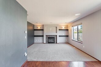 2535 SW Navigator Loop in Oak Harbor, WA - Building Photo - Building Photo