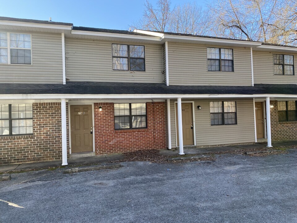 29 Woodmont Dr, Unit C in Jackson, TN - Building Photo