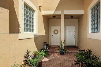 4333 Vineyard Cir in Weston, FL - Building Photo - Building Photo