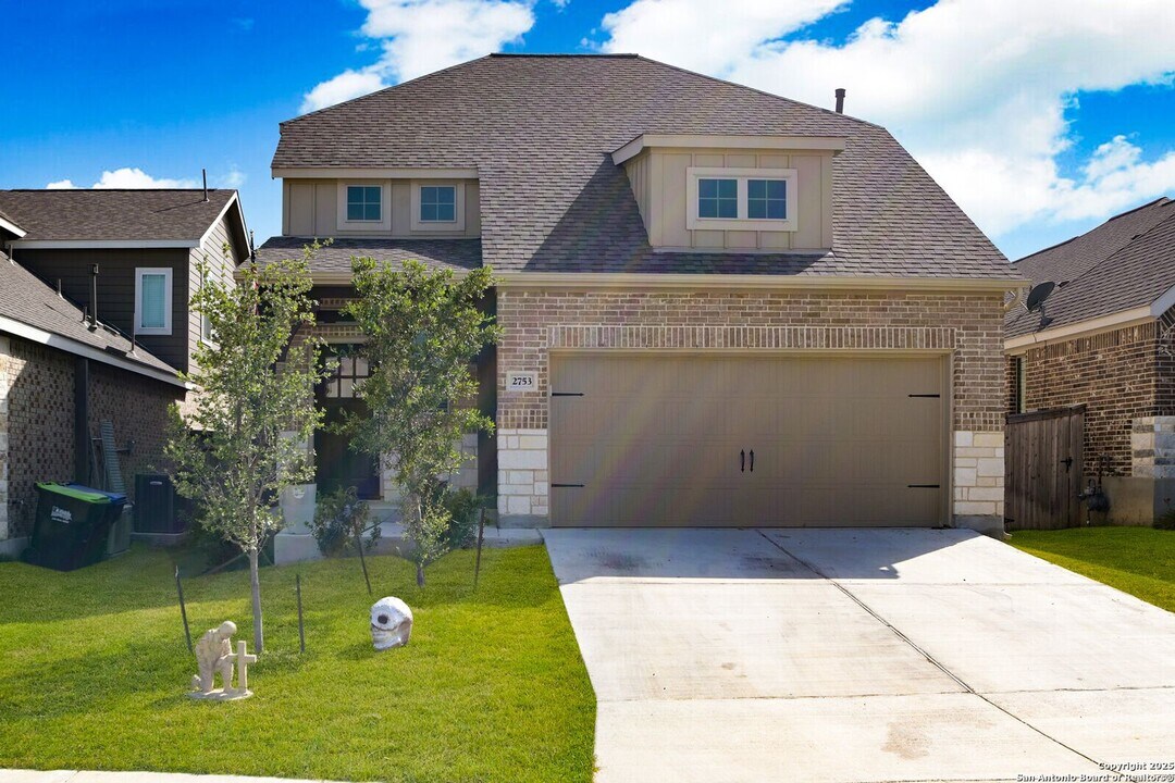 2753 Barkey Spgs in San Antonio, TX - Building Photo
