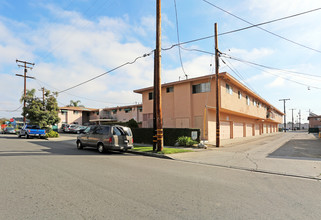 Bon Marche Apartments in Santa Ana, CA - Building Photo - Building Photo