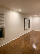 10227 1/2 S 8th Ave, Unit 10227 in Inglewood, CA - Foto de edificio - Building Photo