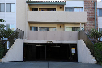 Sabrina Greens Apartment in Carlsbad, CA - Foto de edificio - Building Photo