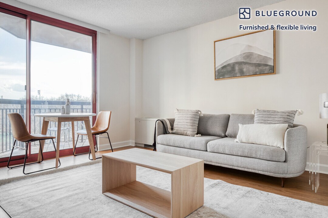 801 15th St S, Unit FL6-ID410 in Arlington, VA - Foto de edificio