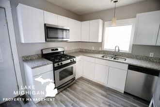 911 Chatham St NW in Grand Rapids, MI - Building Photo - Building Photo