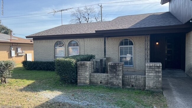 905 Rose St in Crowley, TX - Building Photo - Building Photo