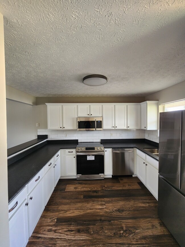 100 Sheila Blvd