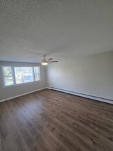38 Brown St, Unit 2 in New Britain, CT - Building Photo - Building Photo