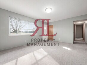 5008 Carbondale Dr in Columbus, OH - Foto de edificio - Building Photo