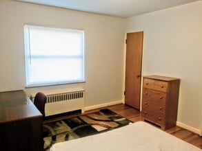 4096 Longford Dr in Cincinnati, OH - Foto de edificio - Building Photo