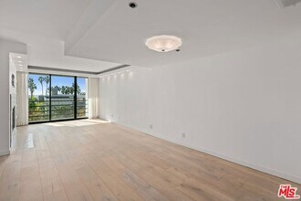 2920 Neilson Way, Unit 303 in Santa Monica, CA - Building Photo - Building Photo