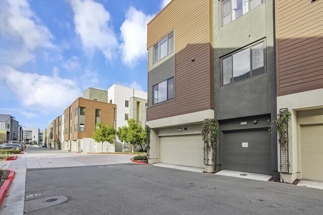 45029 Insight St, Unit 1000 in Fremont, CA - Foto de edificio - Building Photo