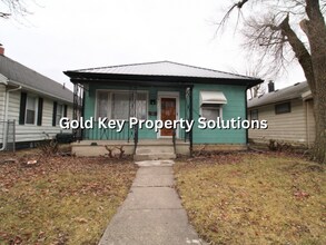 2004 S High St in Muncie, IN - Building Photo - Building Photo