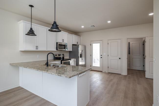 Brookstone Place Townhouses in Fort Smith, AR - Building Photo - Interior Photo