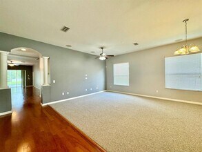 18205 Fall Creek Dr in Lutz, FL - Building Photo - Building Photo