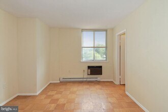 3245 Rio Dr-Unit -513 in Falls Church, VA - Building Photo - Building Photo