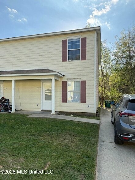 property at 1339 Foxwood Pl