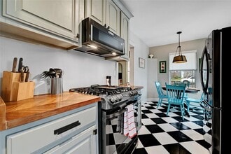 2952 Higgins St in Austin, TX - Building Photo - Building Photo