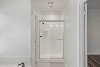 57 Foxhall Crescent Dr in Sugar Land, TX - Building Photo - Building Photo