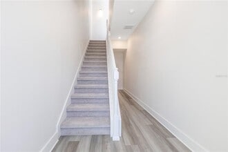 320 Center Lake Ln in Oviedo, FL - Foto de edificio - Building Photo