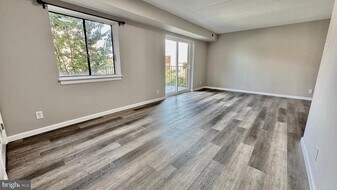 6230 Edsall Rd in Alexandria, VA - Building Photo